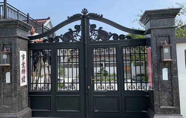 别墅大门的保养攻略与技巧